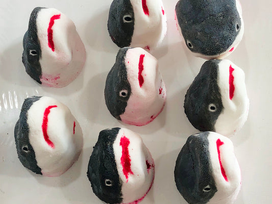 Shark bait bath bomb